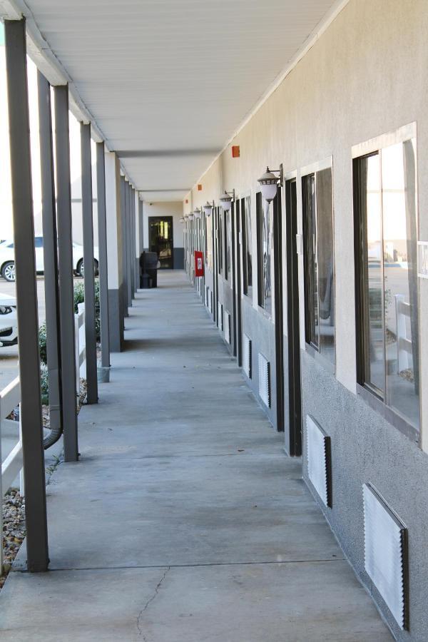 Greenlight Inn & Suites St James Saint James Exterior foto